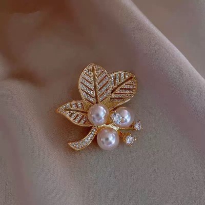 Ginkgo Leaf Brooch