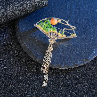 Fan Brooch