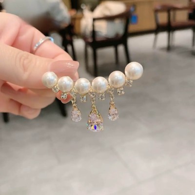 Pearl Tassel Brooch