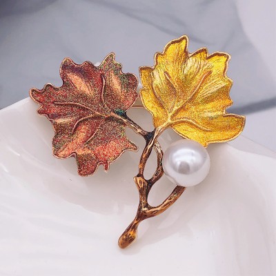 Enamel Retro Maple Leaf Brooch