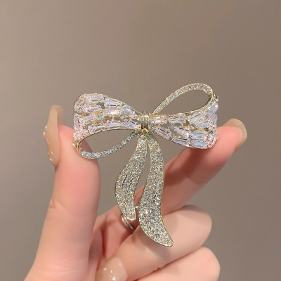Bow tie Brooch