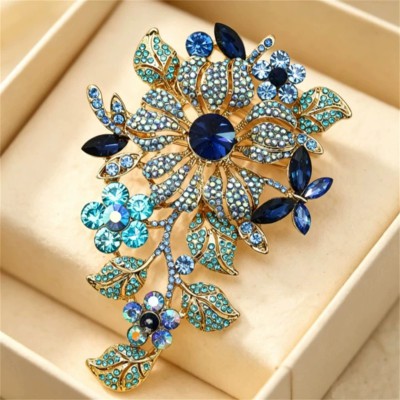 Vintage Floral brooch